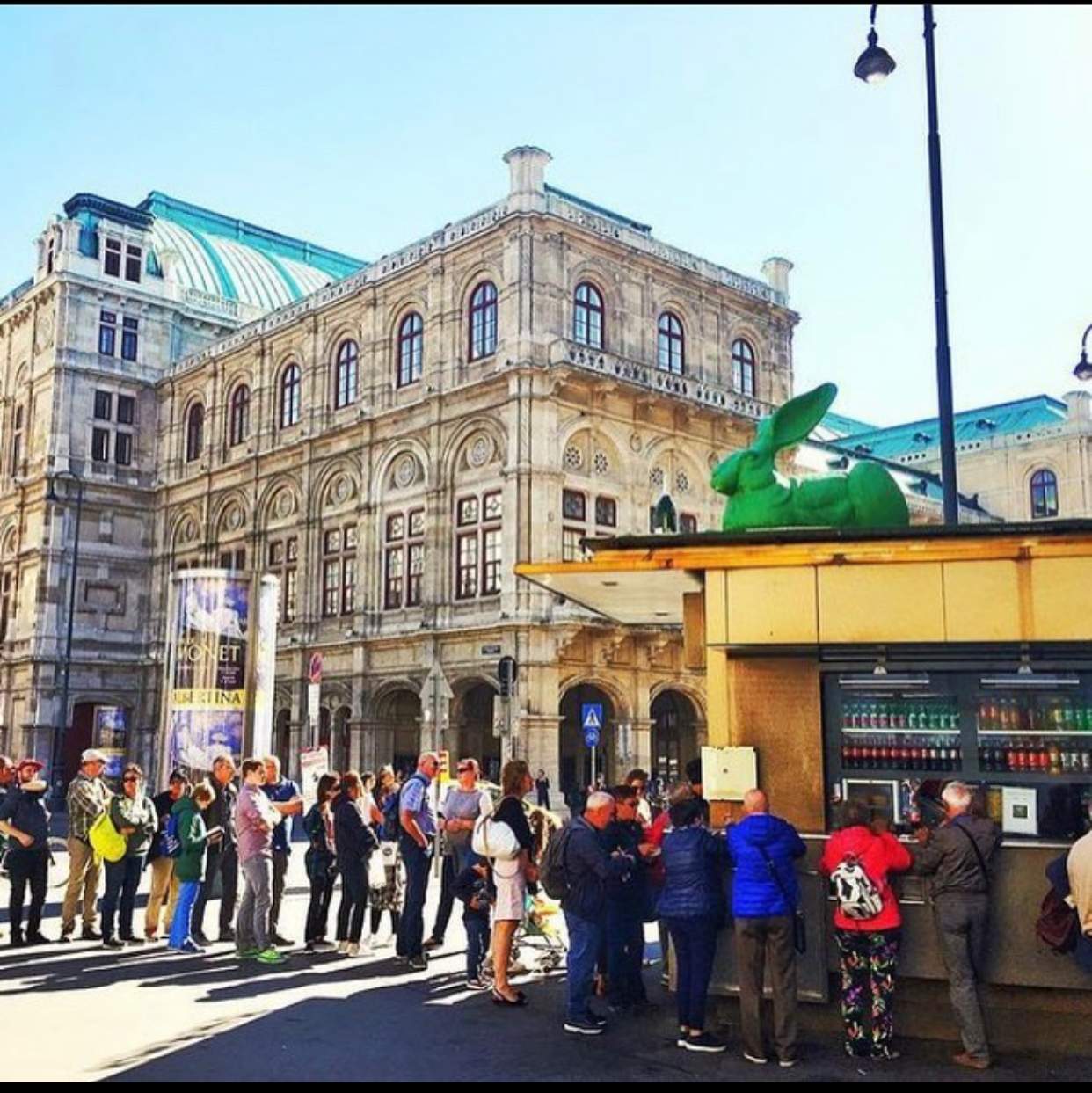 "Best Sausage Stands in Vienna: Top 3 Picks"